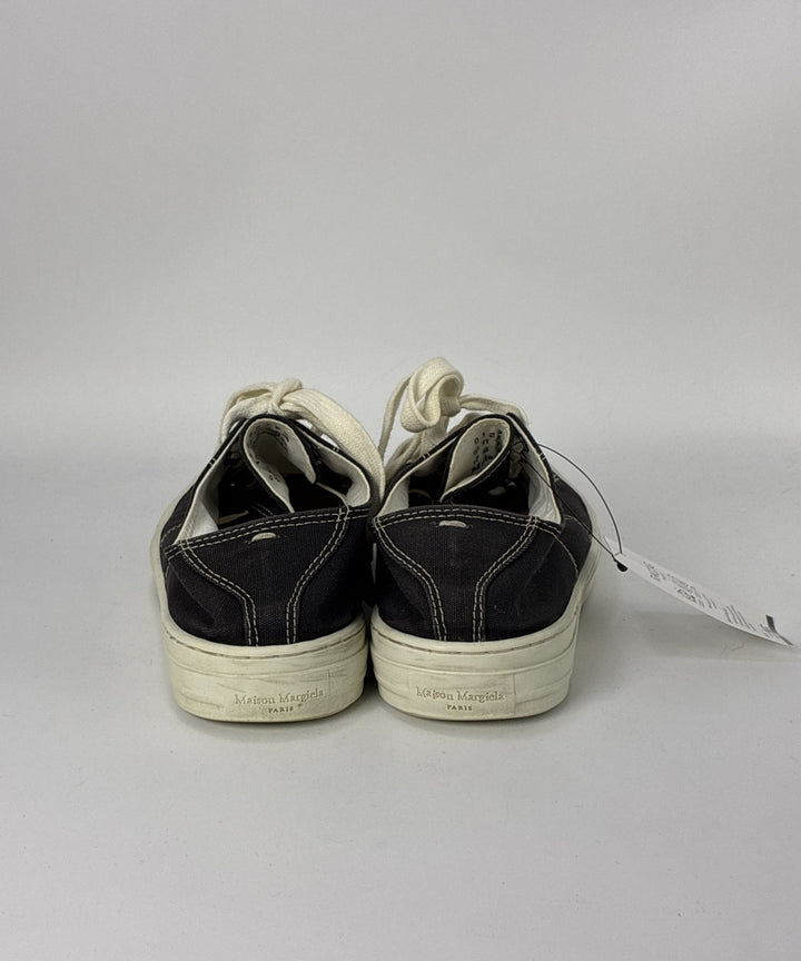 Maison Margiela รองเท้าผ้าใบ