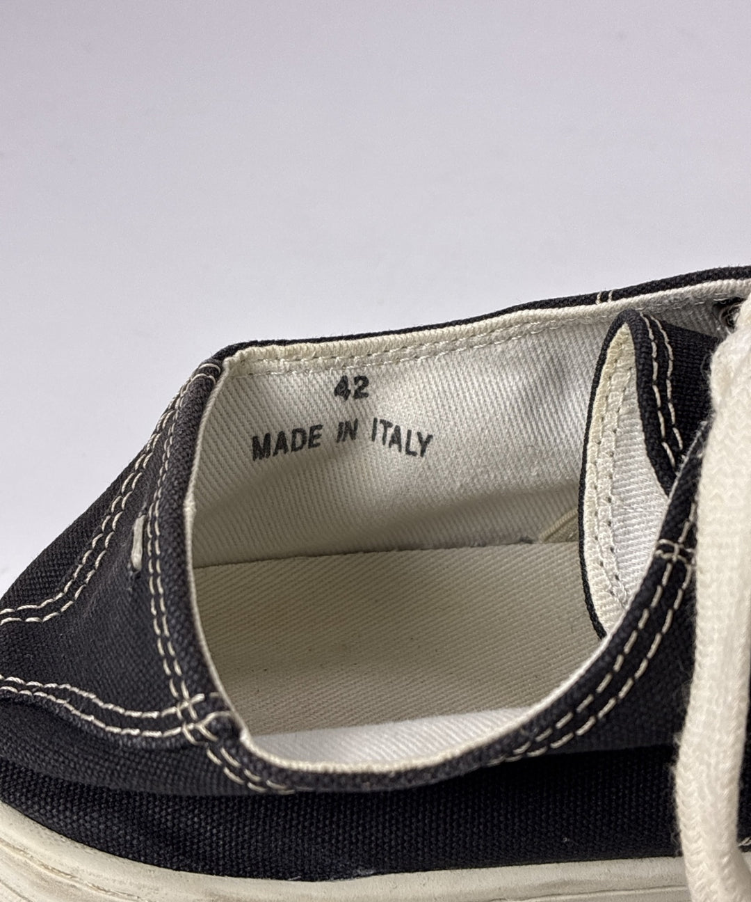 Maison Margiela รองเท้าผ้าใบ