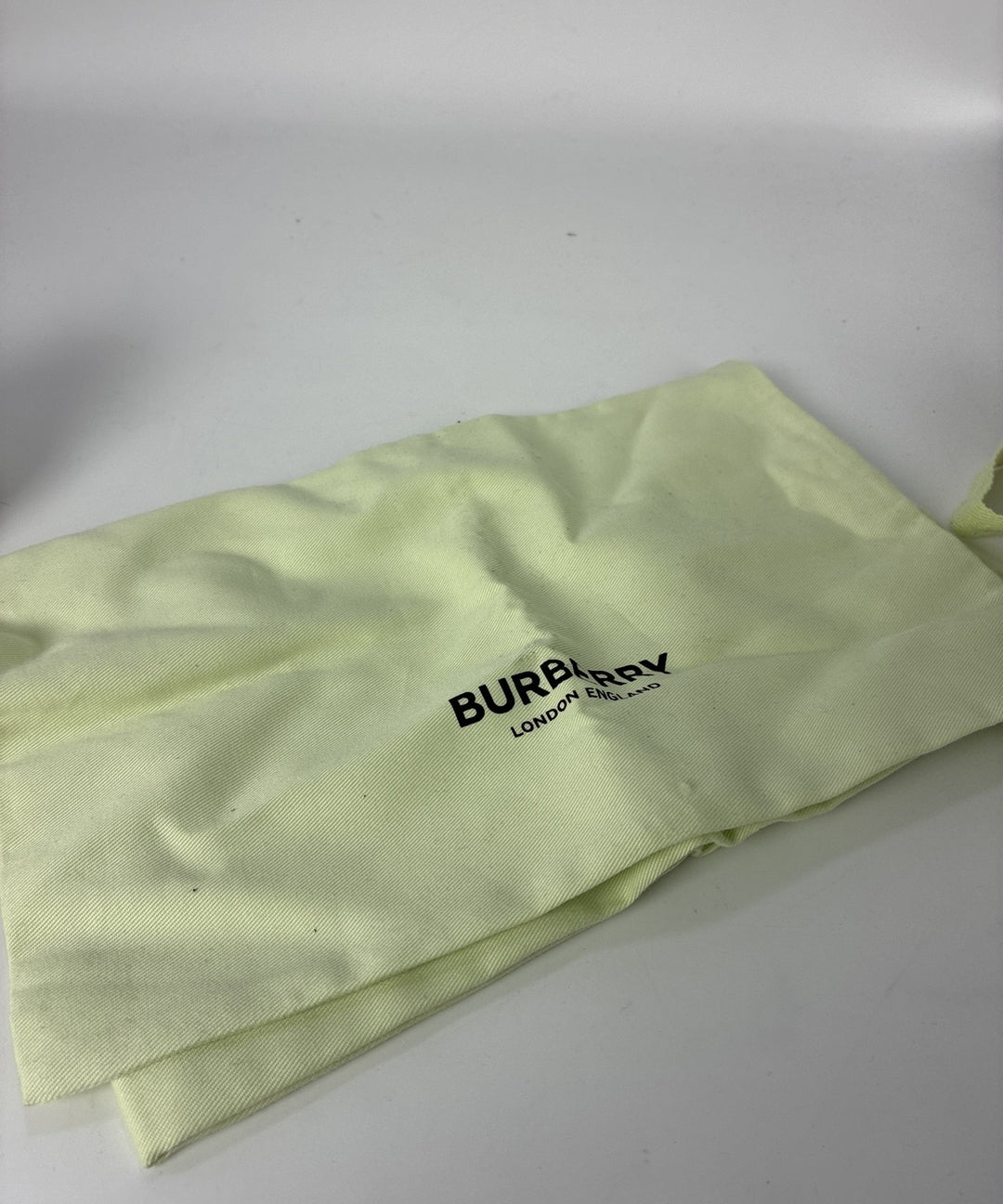 BURBERRY รองเท้าผ้าใบ