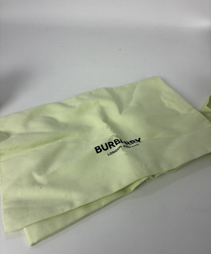 BURBERRY รองเท้าผ้าใบ
