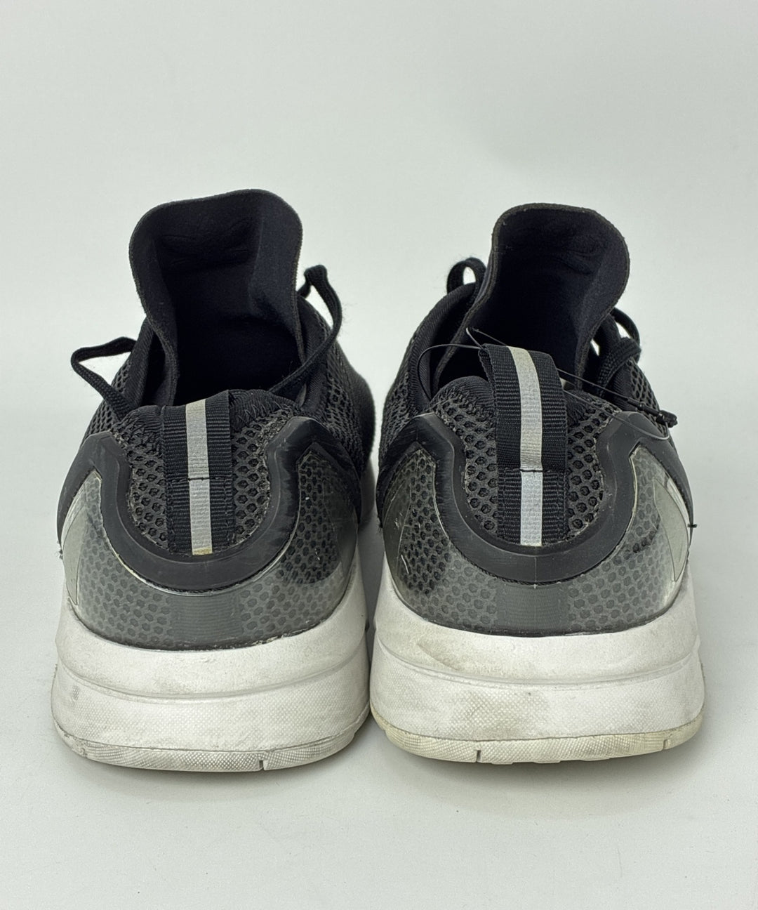 adidas รองเท้าผ้าใบ