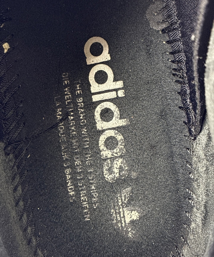 adidas รองเท้าผ้าใบ