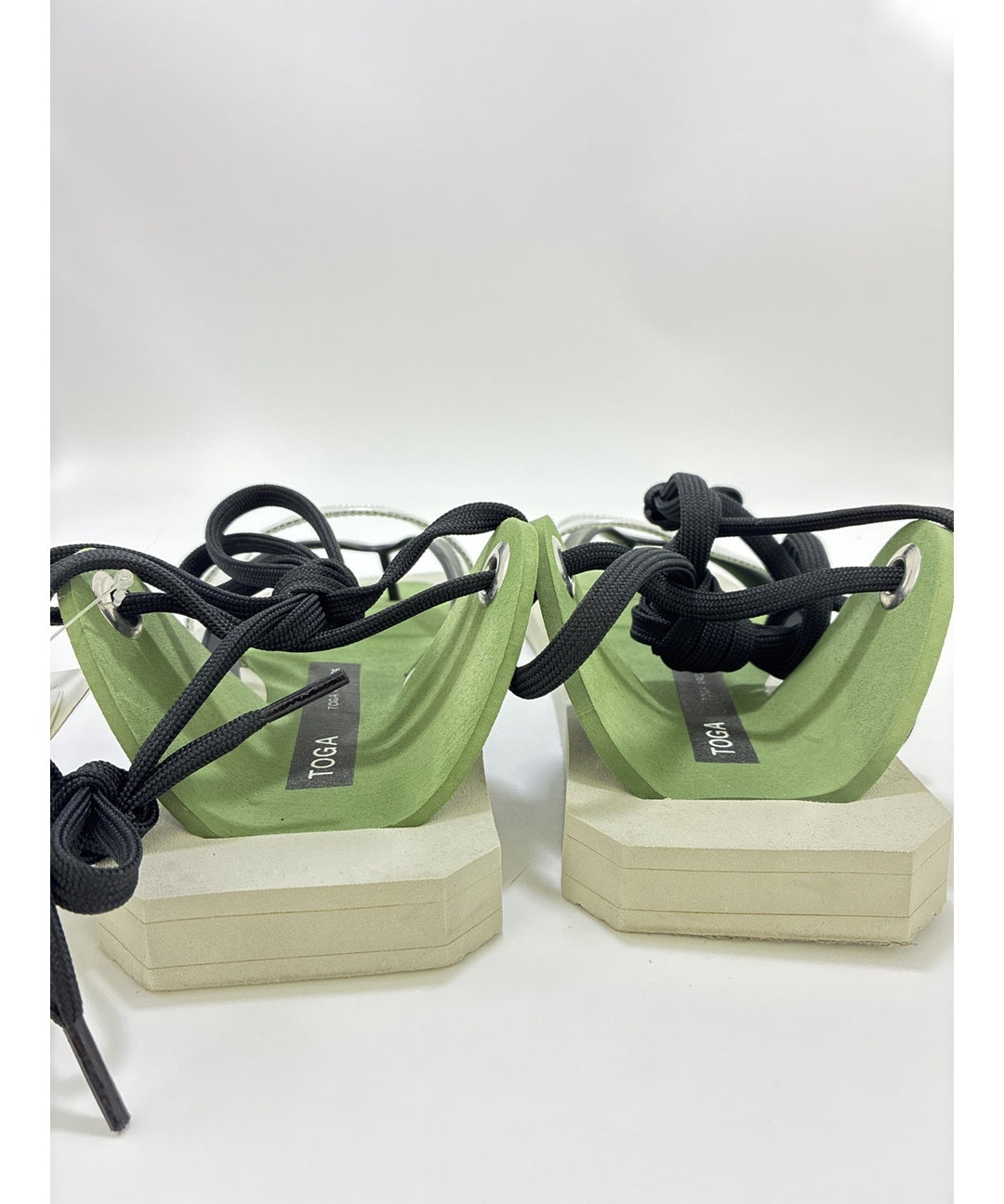 TOGA รองเท้าแตะ