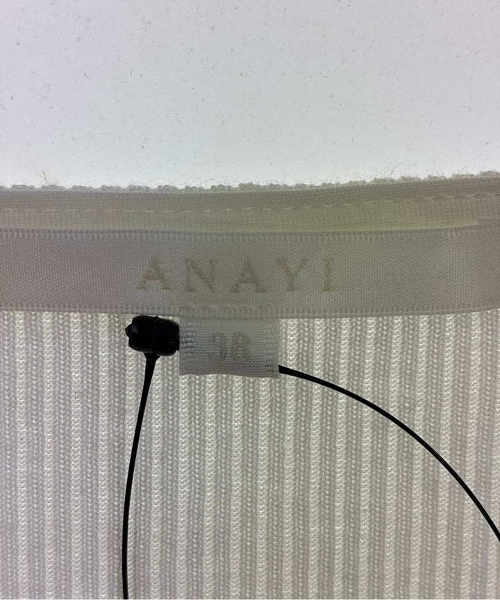 ANAYI เสื้อกันหนาว