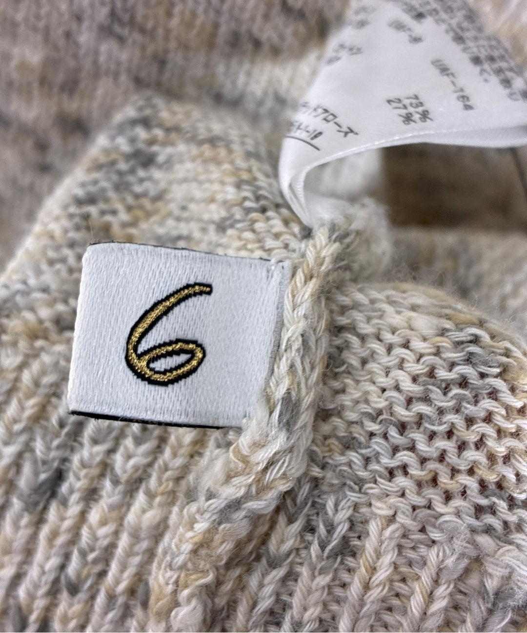 6(ROKU) เสื้อกันหนาว