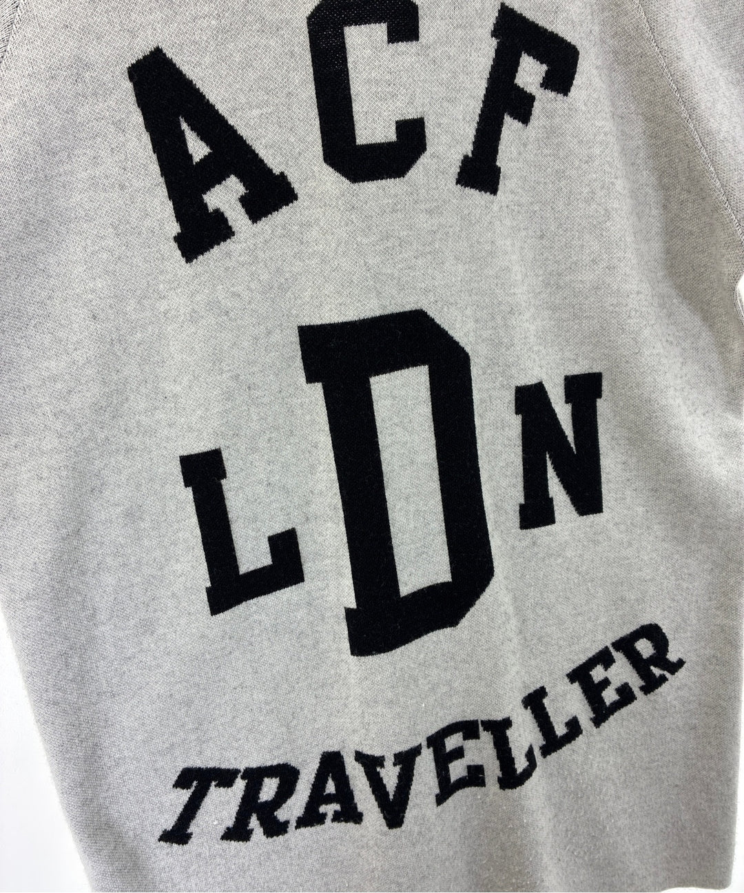 ART COMES FIRST เสื้อคาร์ดิแกน