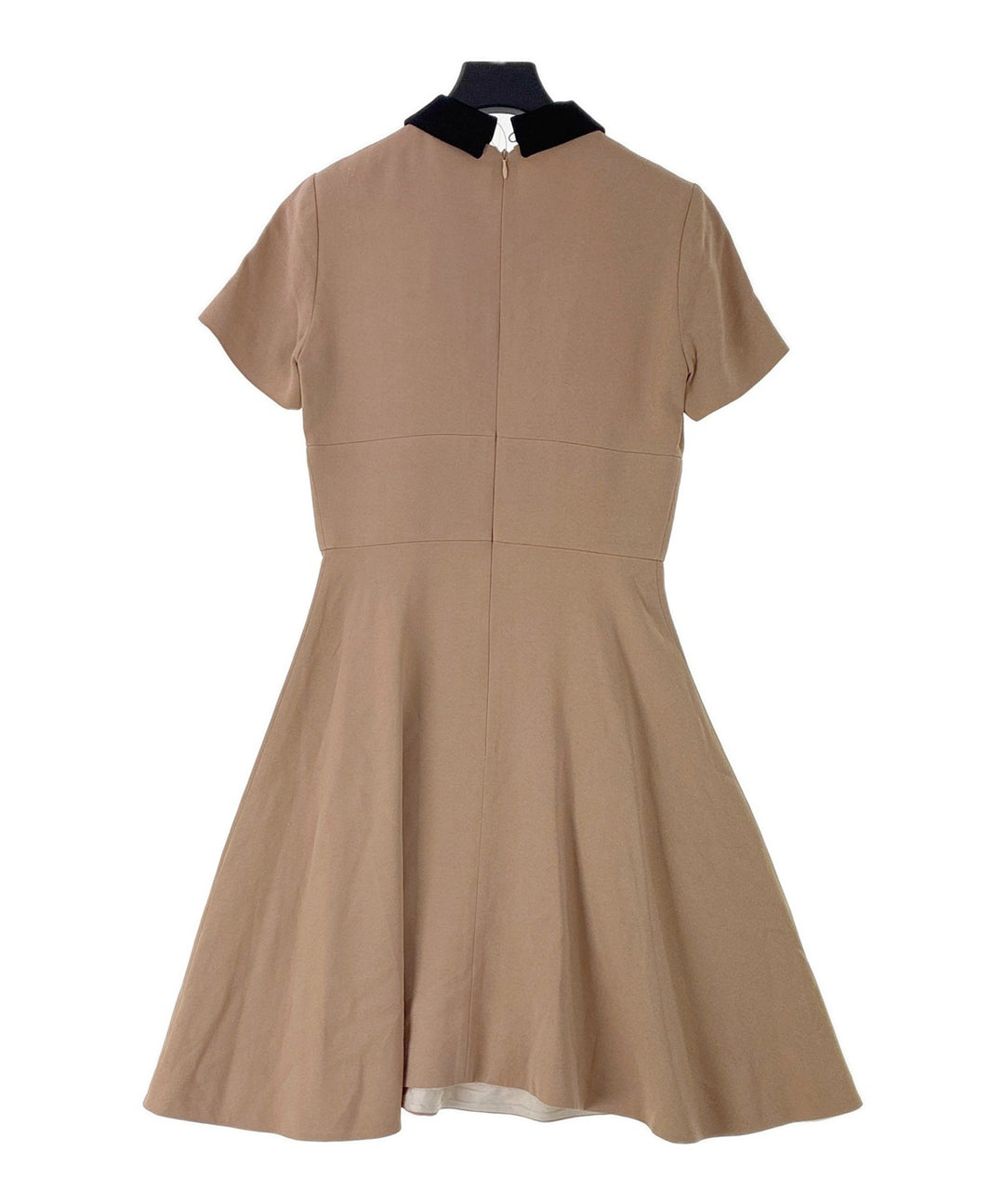 Nﾟ 21 ชุดเดรส