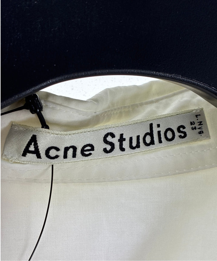 Acne Studios เสื้อลำลอง