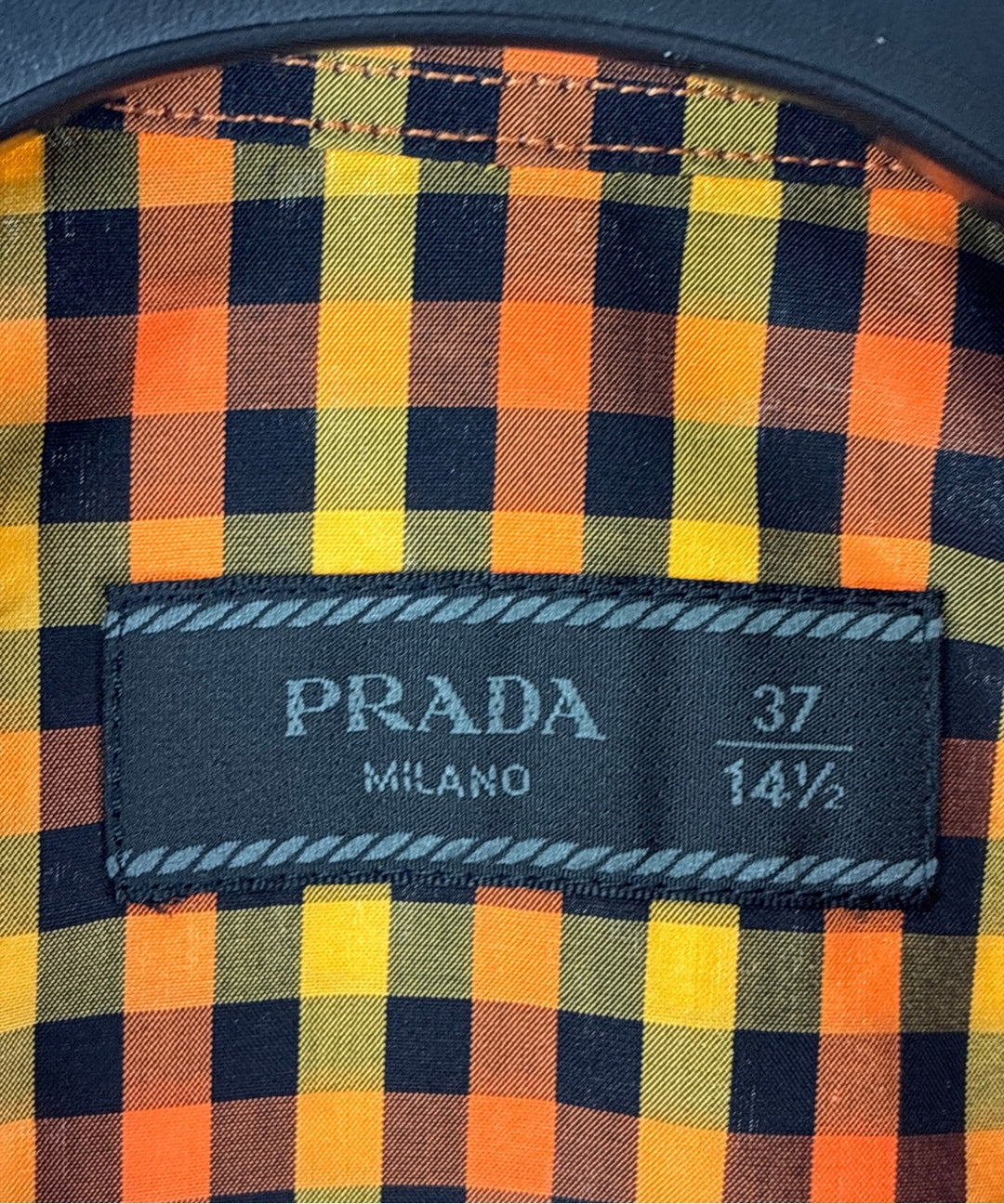 PRADA เสื้อลำลอง