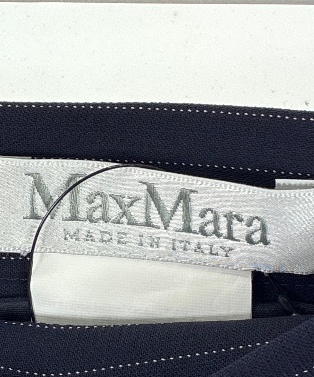 Max Mara กระโปรงยาวถึงเข่า