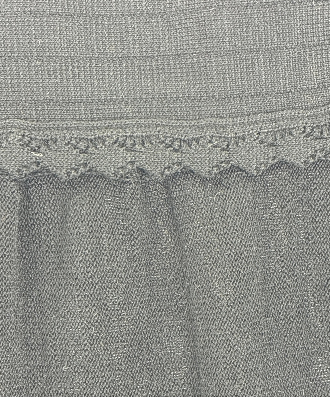 CHANEL กระโปรงยาวถึงเข่า