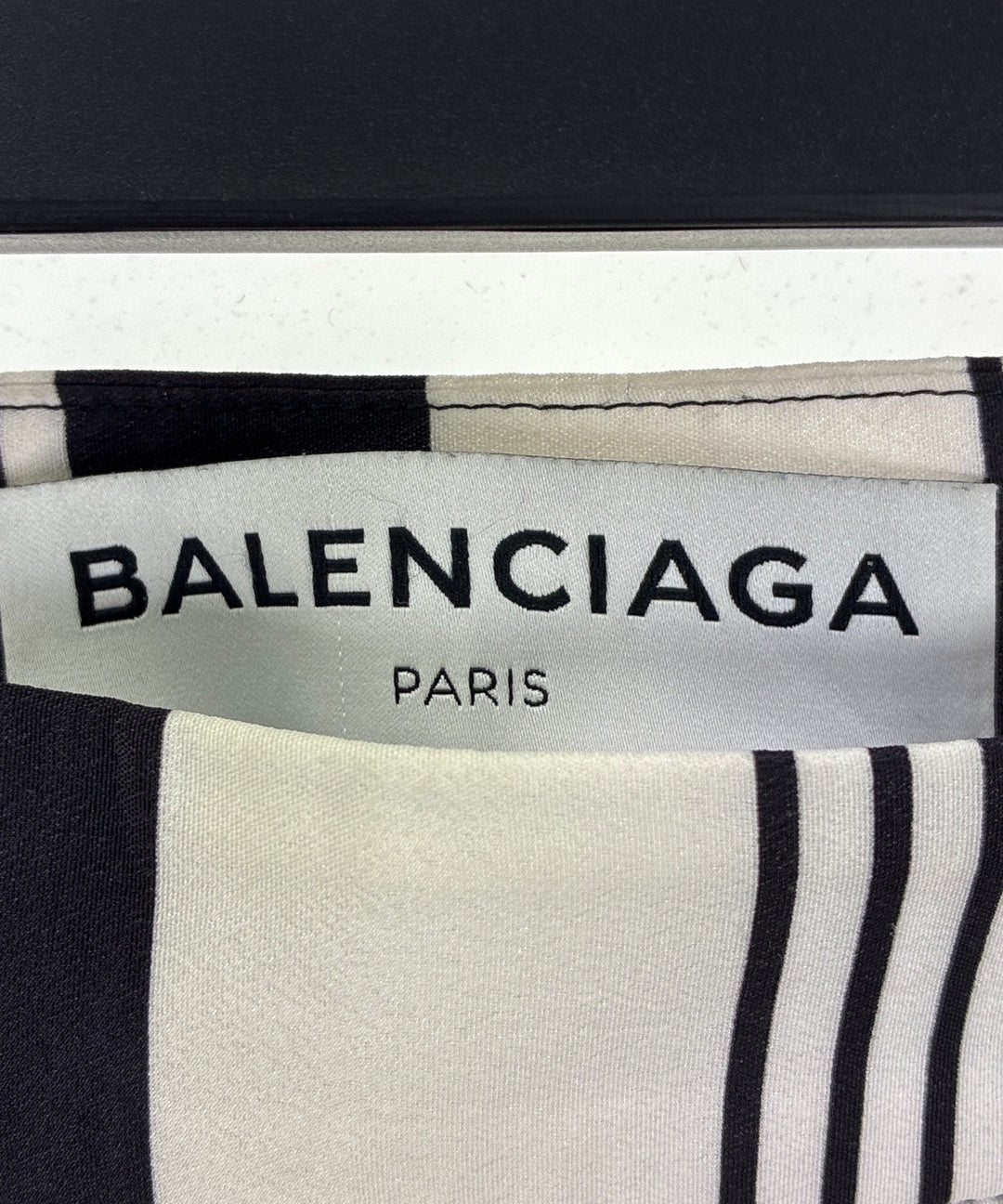 BALENCIAGA กระโปรงยาวถึงเข่า