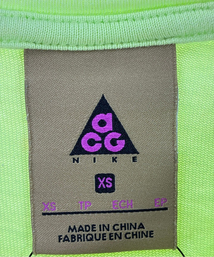 NIKE ACG เสื้อยืด/เสื้อท็อปส์