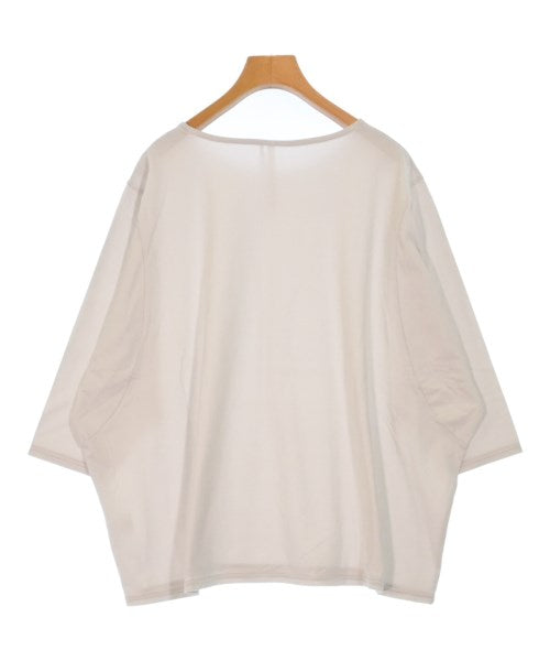 TUTIE. เสื้อยืด/เสื้อท็อปส์