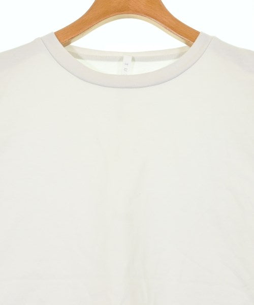 TUTIE. เสื้อยืด/เสื้อท็อปส์