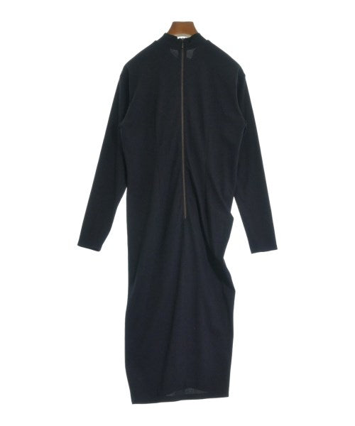 CAST: ชุดเดรส