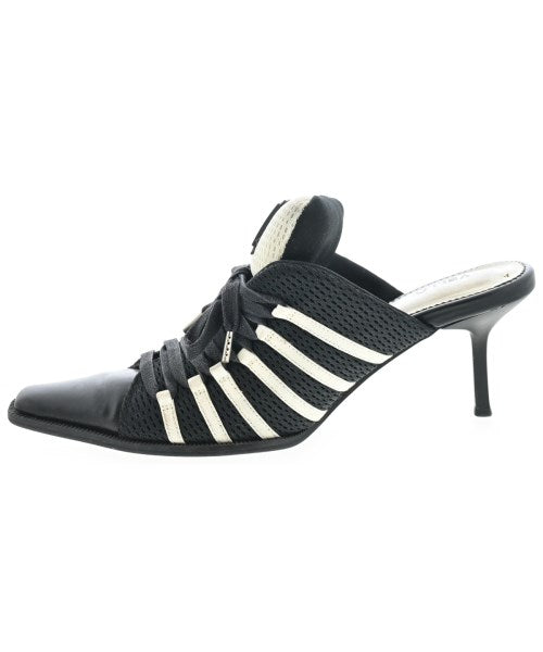 YELLO รองเท้าแตะ