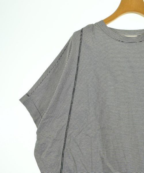 LAATO เสื้อยืด/เสื้อท็อปส์