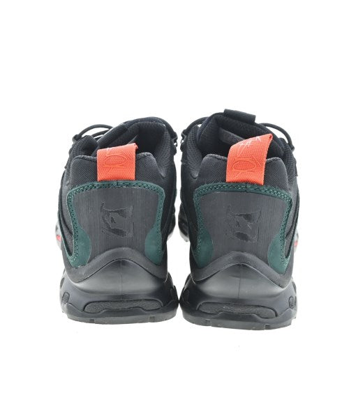 GR10K รองเท้าผ้าใบ