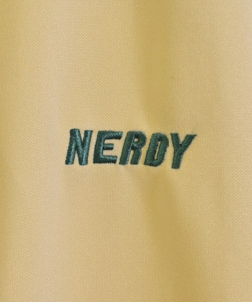 NERDY เสื้อยืด/เสื้อท็อปส์