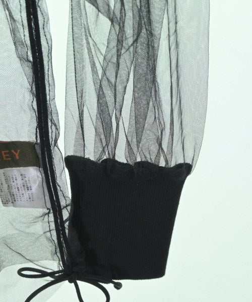 Risley เสื้อยืด/เสื้อท็อปส์