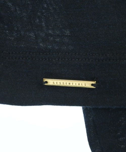 S.ESSENTIALS เสื้อยืด/เสื้อท็อปส์