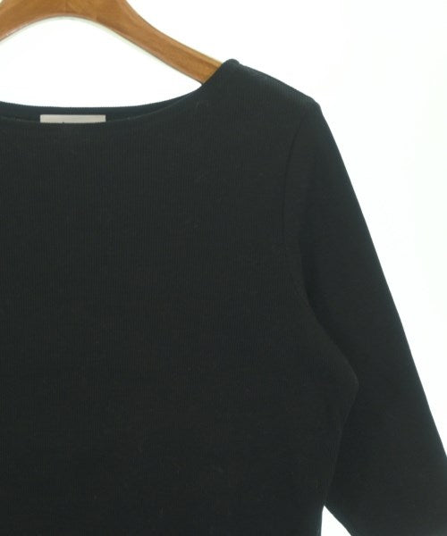 S.ESSENTIALS เสื้อยืด/เสื้อท็อปส์