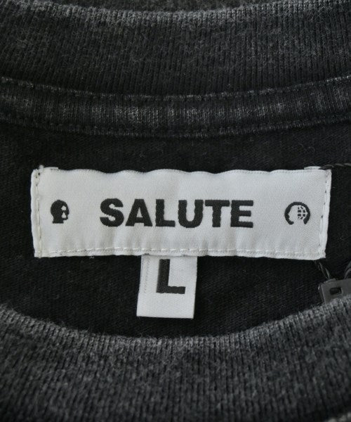 SALUTE เสื้อยืด/เสื้อท็อปส์