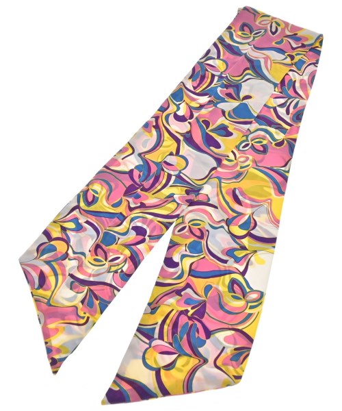 Susan Daniels ผ้าพันคอ