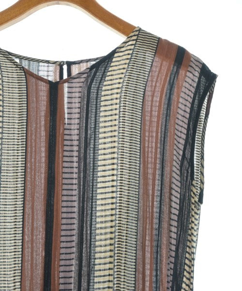 UHURU ชุดเดรส