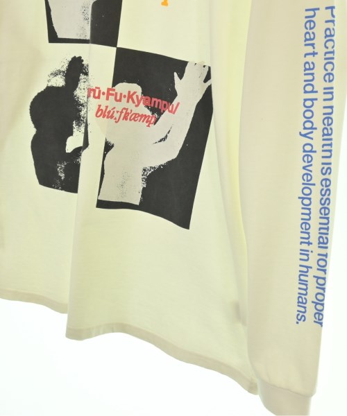 BLUFCAMP เสื้อยืด/เสื้อท็อปส์