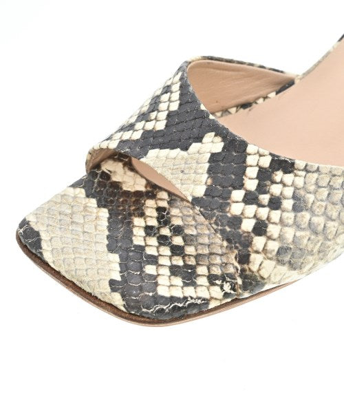 Brother Vellies รองเท้าแตะ