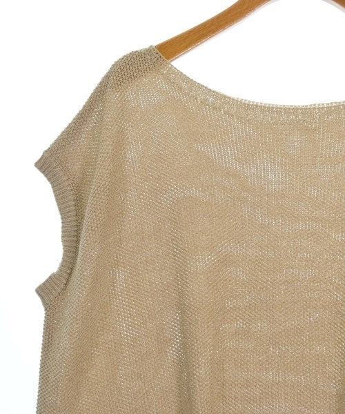 CADUNE เสื้อแขนกุด