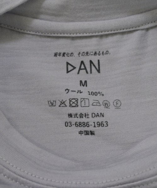 DAN เสื้อยืด/เสื้อท็อปส์