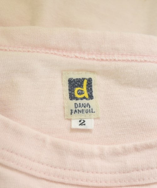 DANA FANEUIL เสื้อยืด/เสื้อท็อปส์