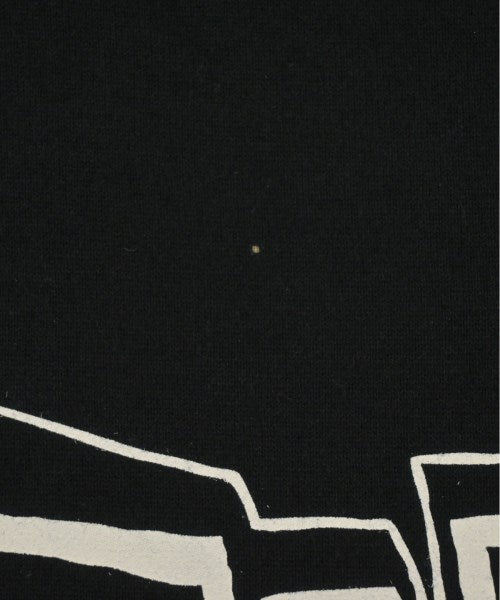 g. เสื้อยืด/เสื้อท็อปส์