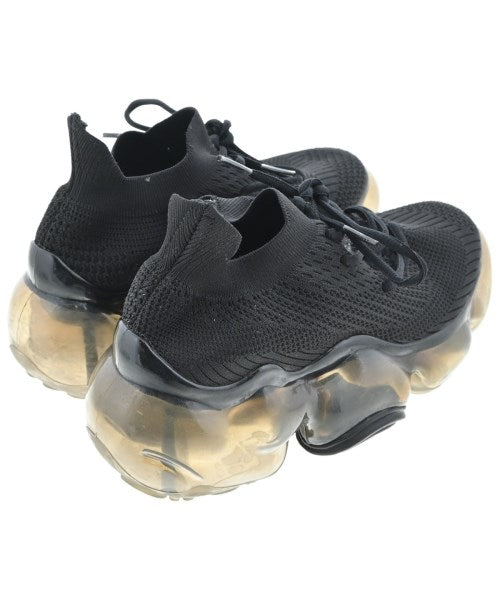 grounds รองเท้าผ้าใบ