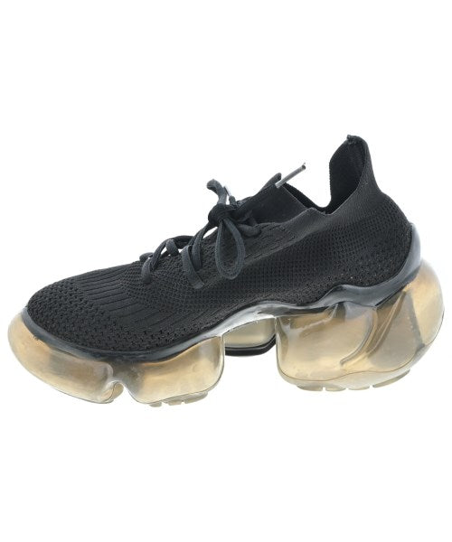 grounds รองเท้าผ้าใบ