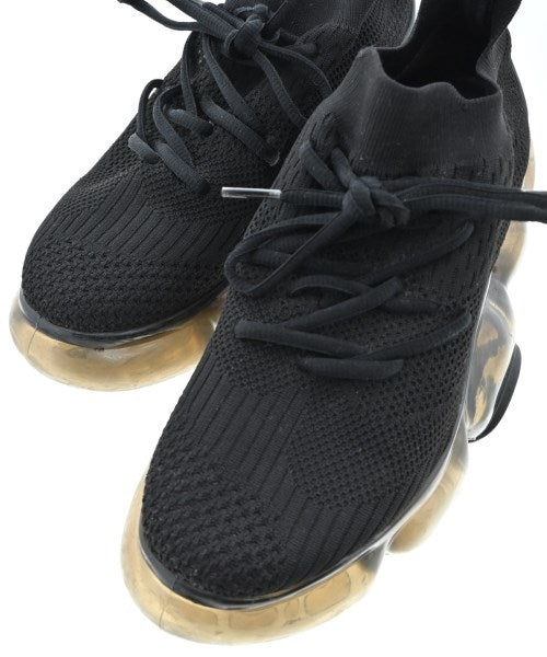 grounds รองเท้าผ้าใบ