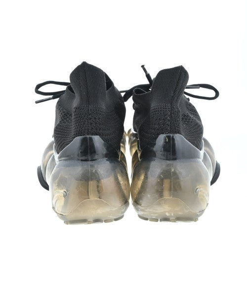 grounds รองเท้าผ้าใบ