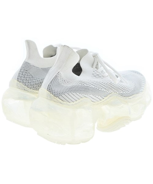 grounds รองเท้าผ้าใบ