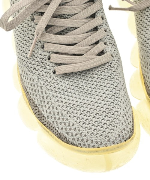 grounds รองเท้าผ้าใบ