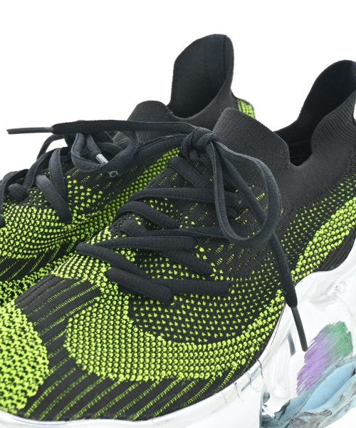 grounds รองเท้าผ้าใบ