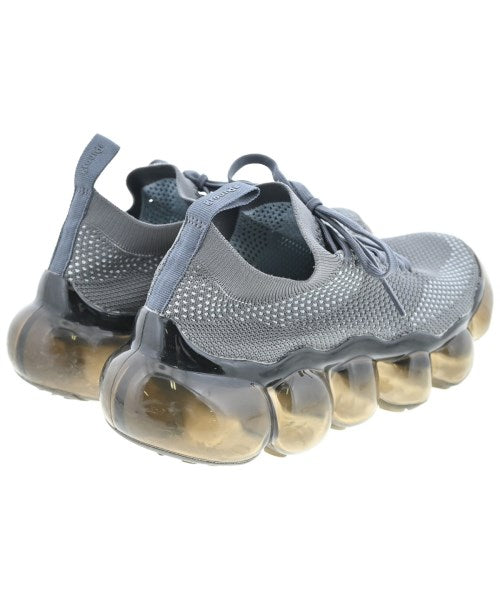 grounds รองเท้าผ้าใบ