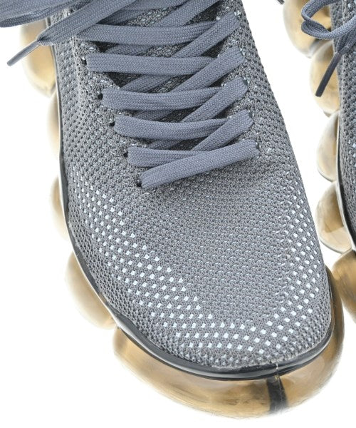 grounds รองเท้าผ้าใบ