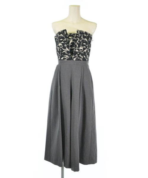 LADYMADE ชุดเดรส