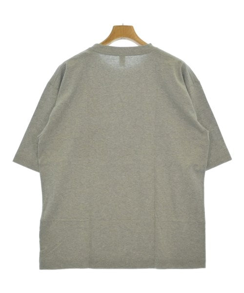 mocT เสื้อยืด/เสื้อท็อปส์