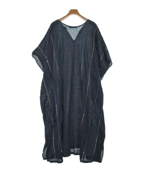 LA LISTE TUNISIENNE ชุดเดรส