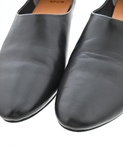 APOM รองเท้าส้นสูง