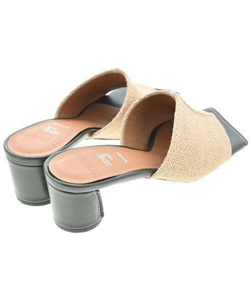 HENRI EN VARGO รองเท้าแตะ